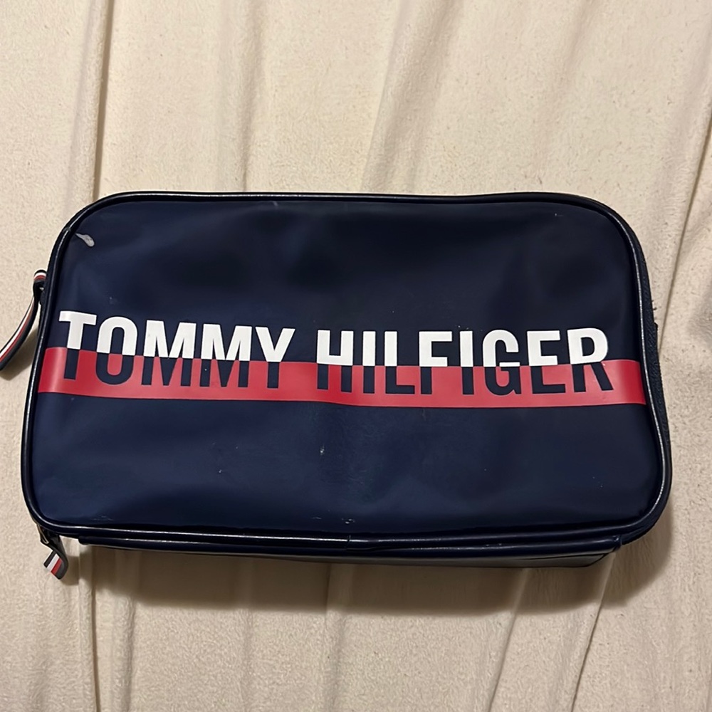 Tommy Hilfiger toiltry bag